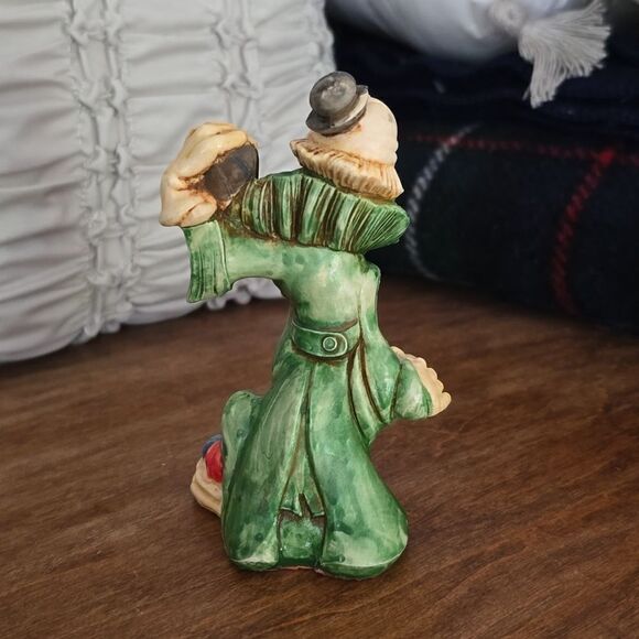 Vintage Italian Clown with Accordian Resin Figurine - Picture 2 of 5